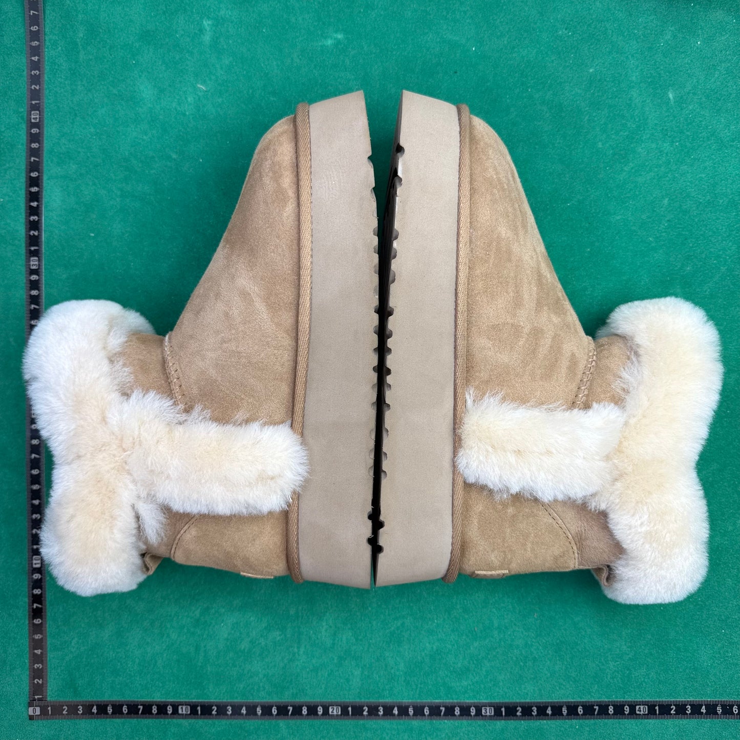 UGG