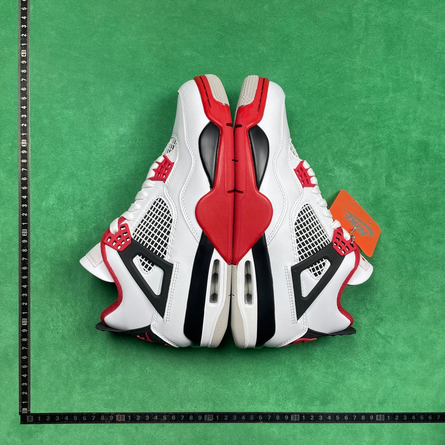 Air Jordan 4 Retro