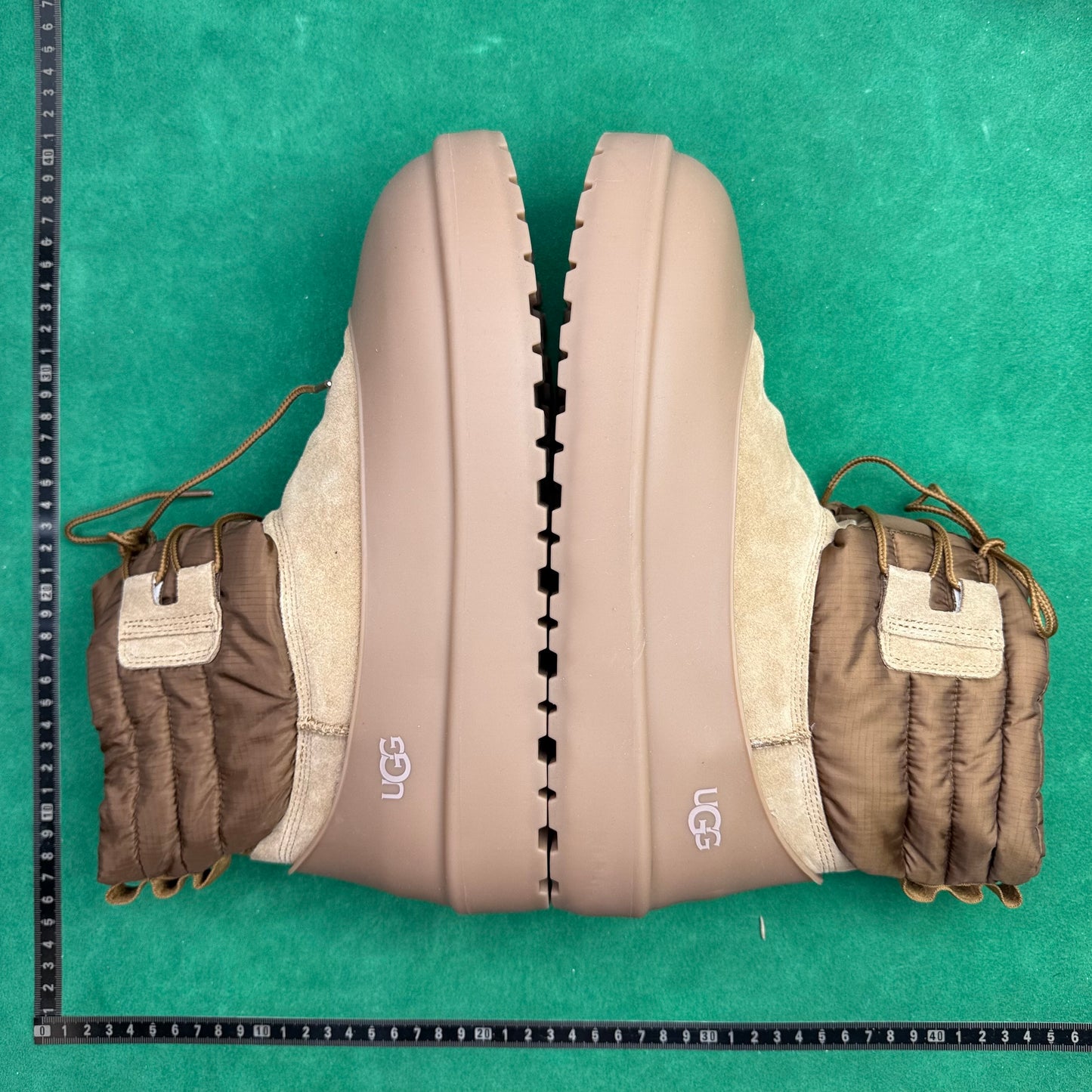 UGG