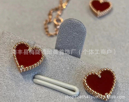 High Version V Gold Small Heart Bracelet for Women, Thick Plated 18K Rose Gold Heart-Shaped Red Agate Bracelet, Wholesale from Manufacturer