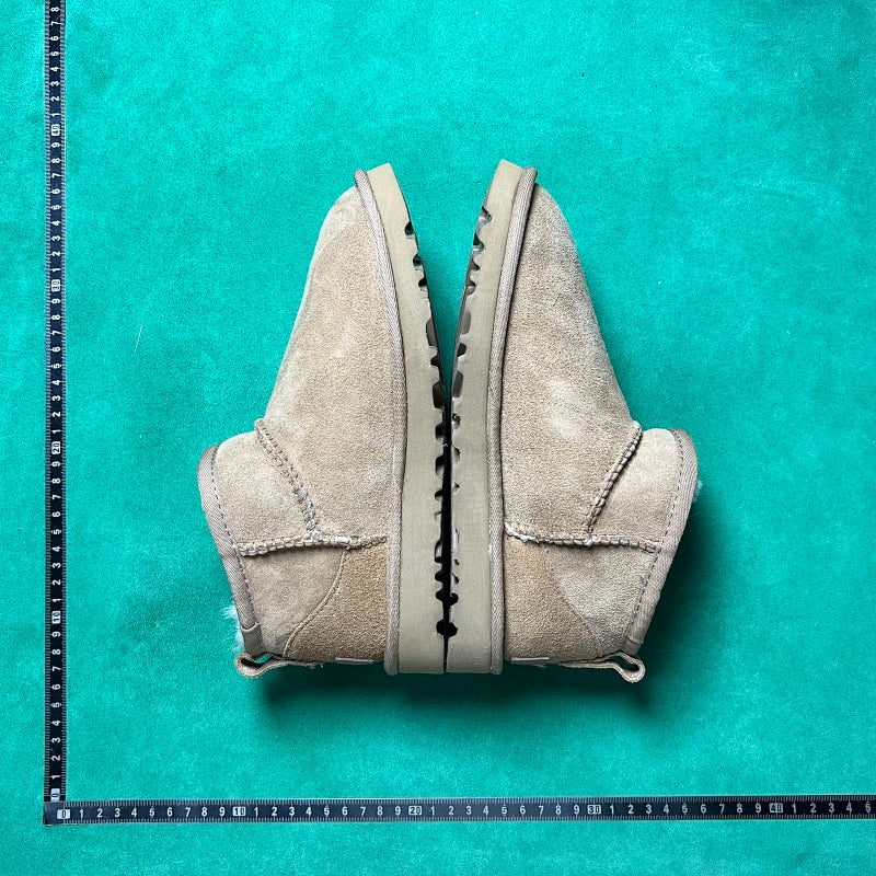 UGG