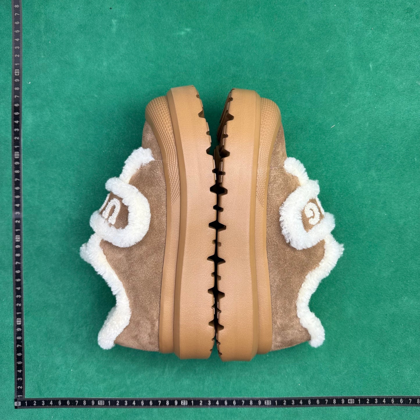 UGG