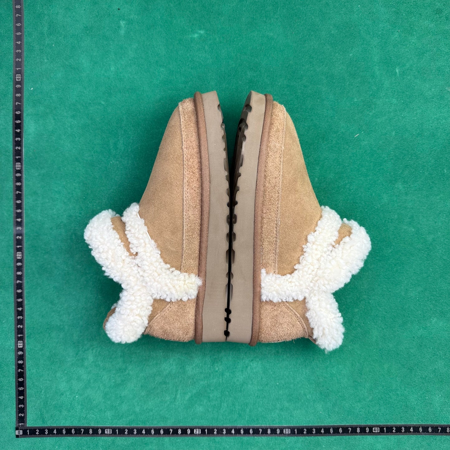 UGG