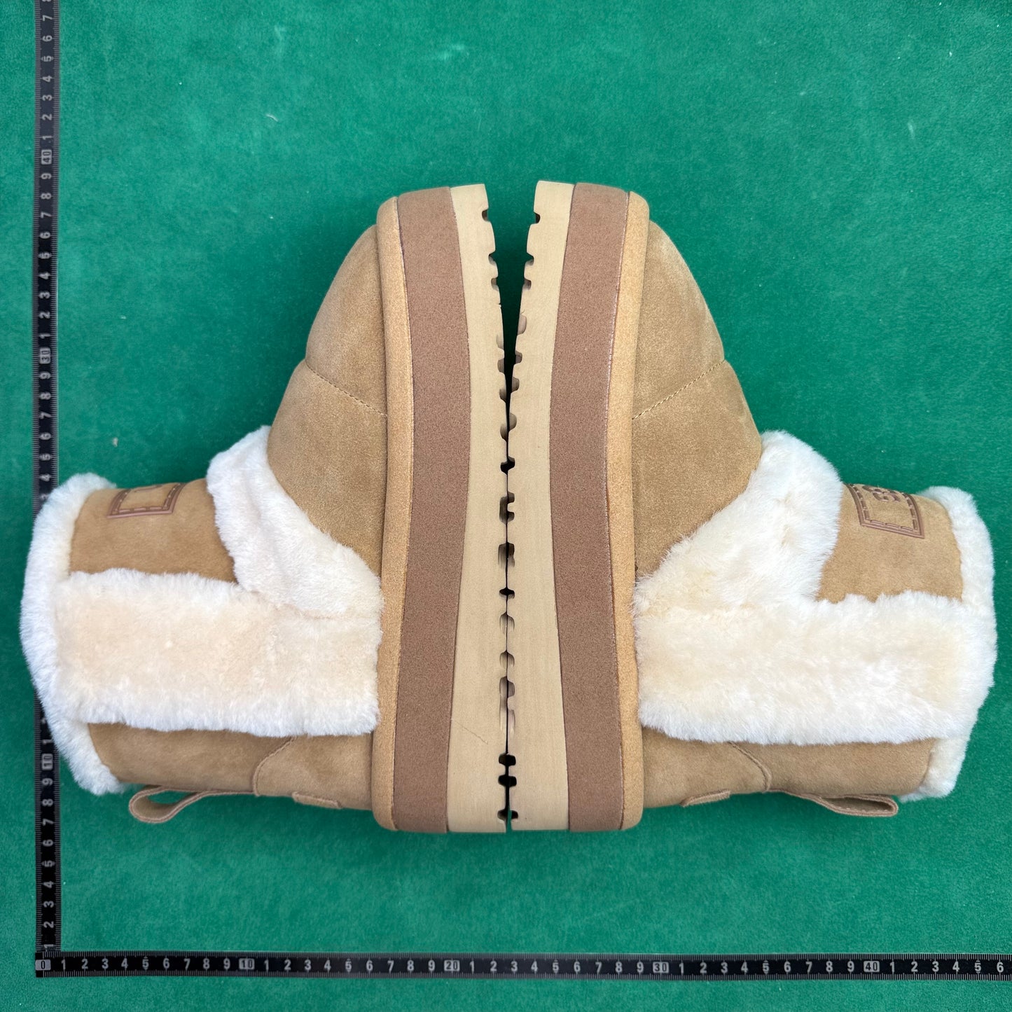 UGG