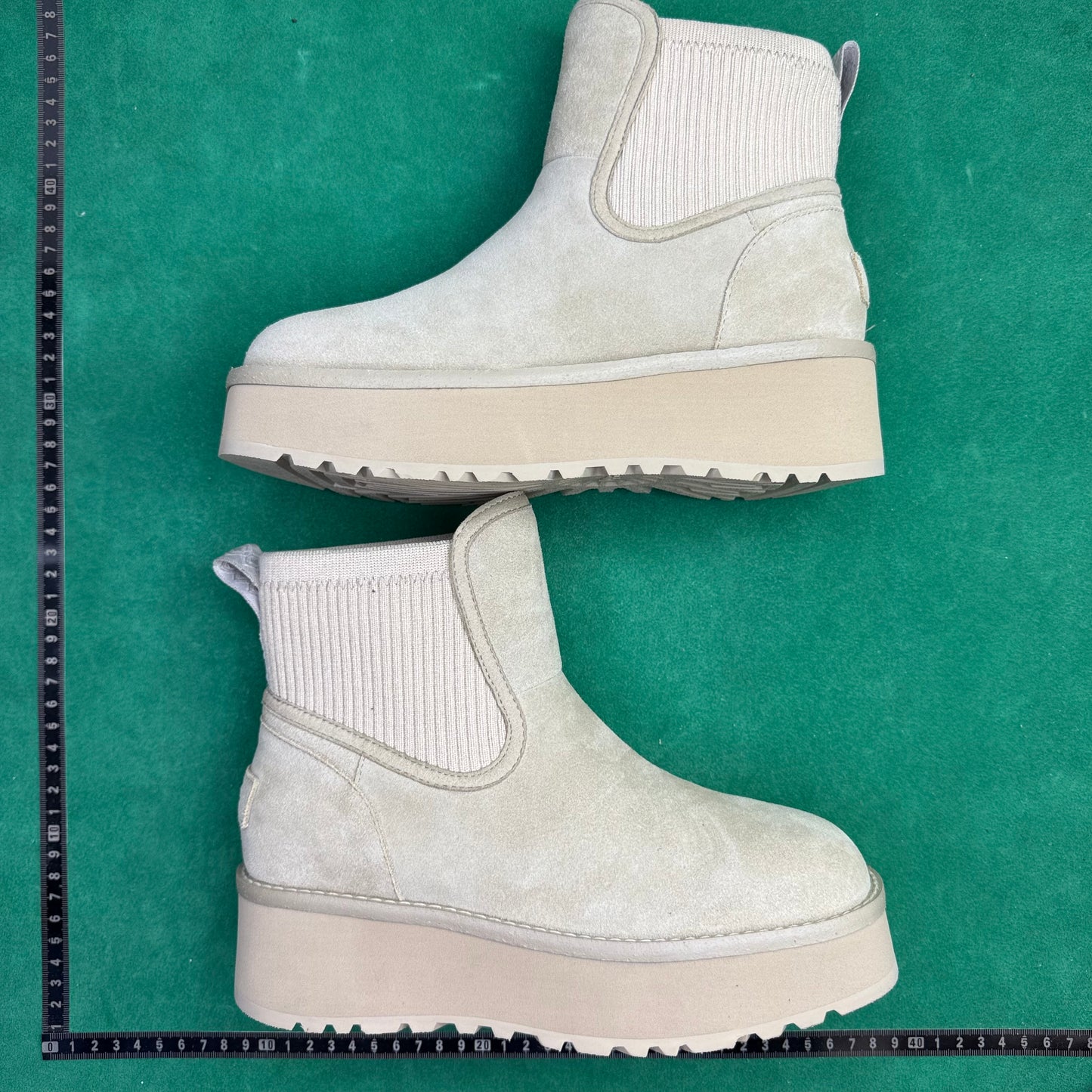 UGG