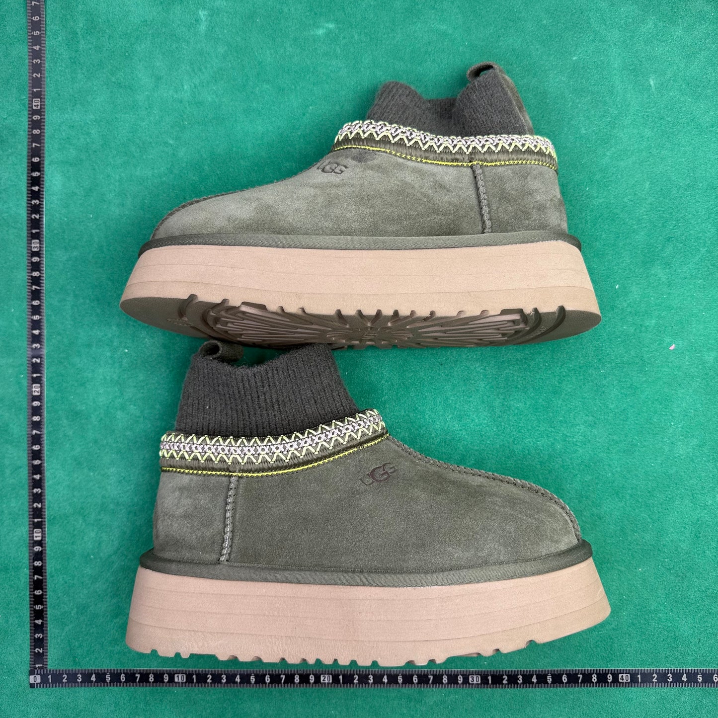 UGG