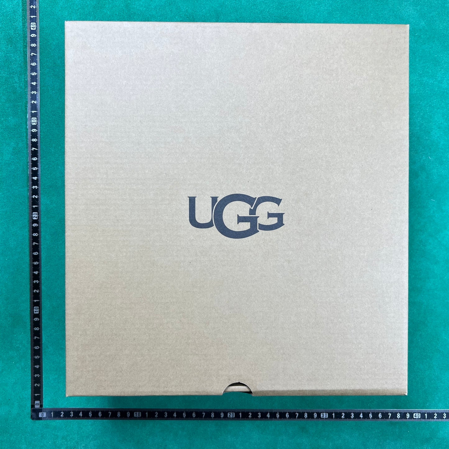 UGG