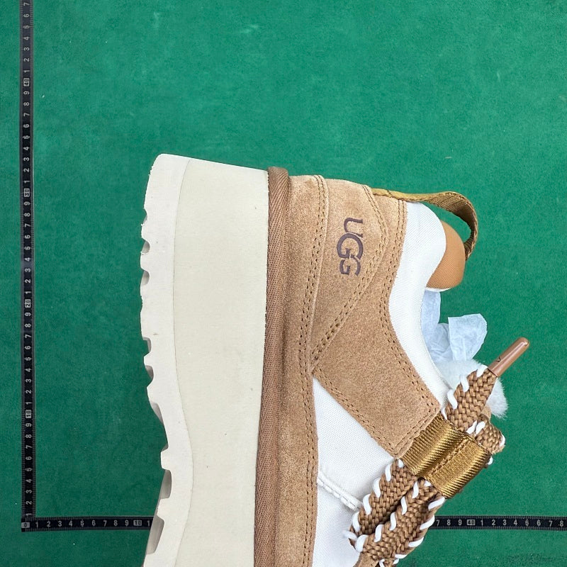 UGG