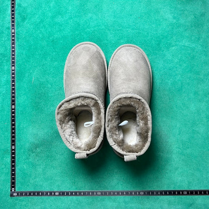 UGG