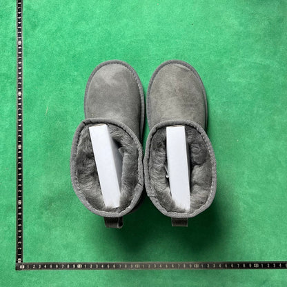 UGG