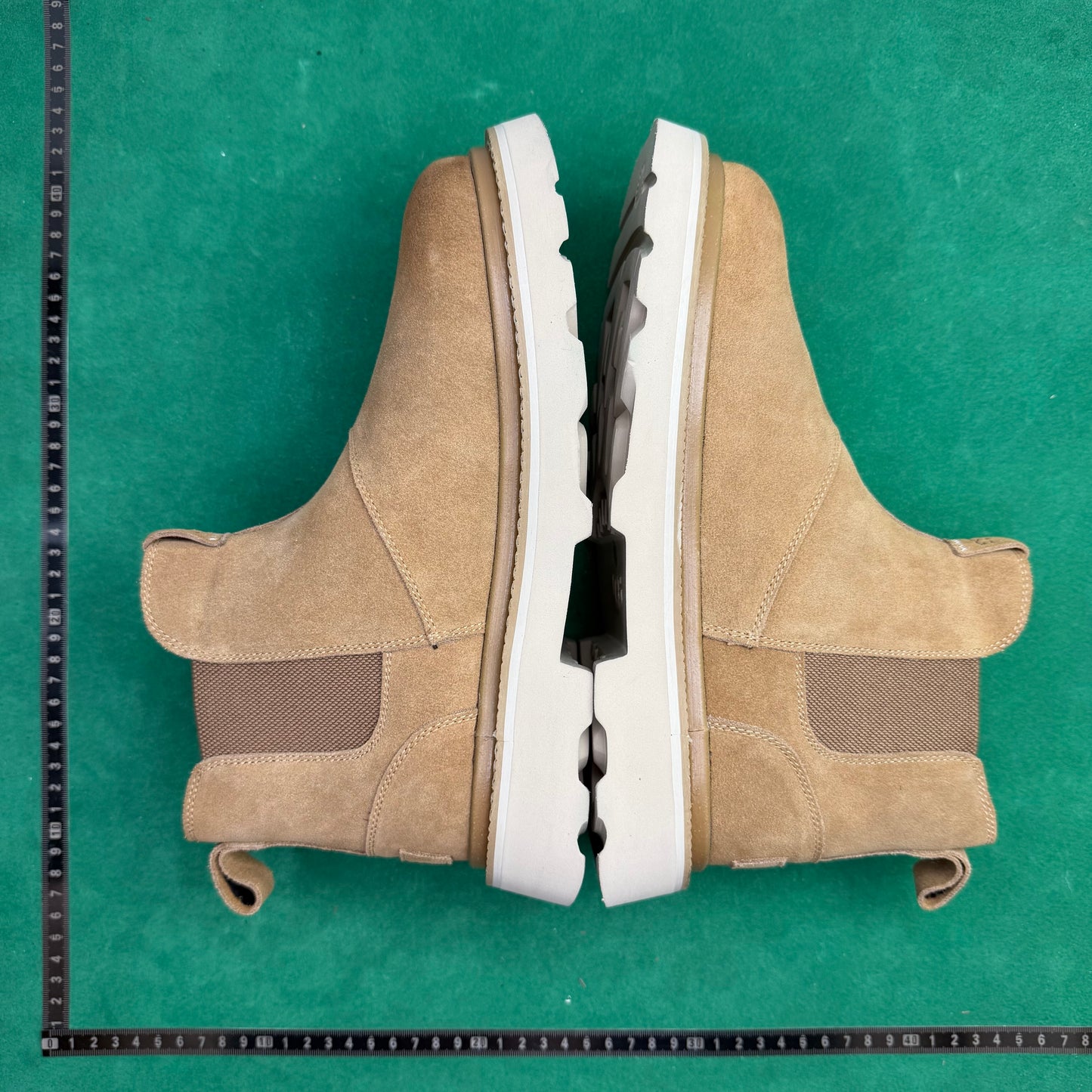 UGG
