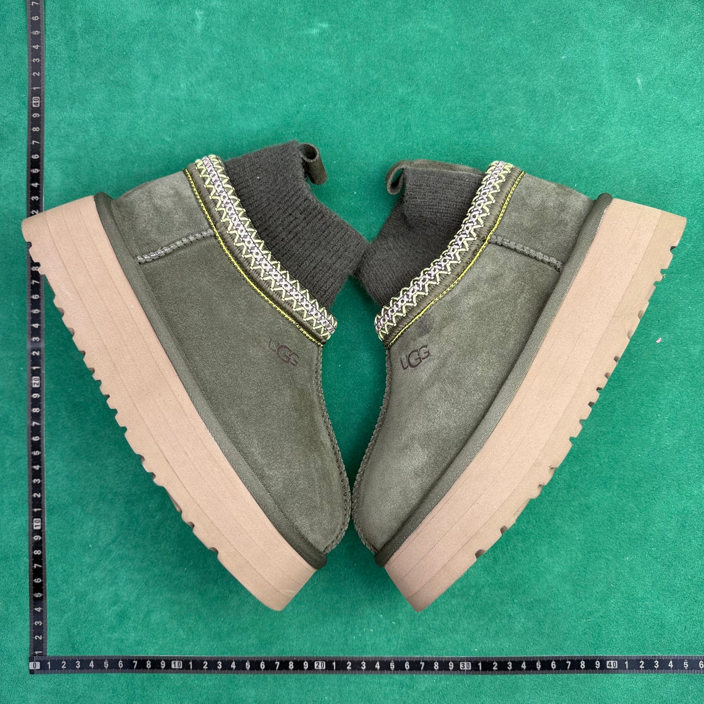 UGG