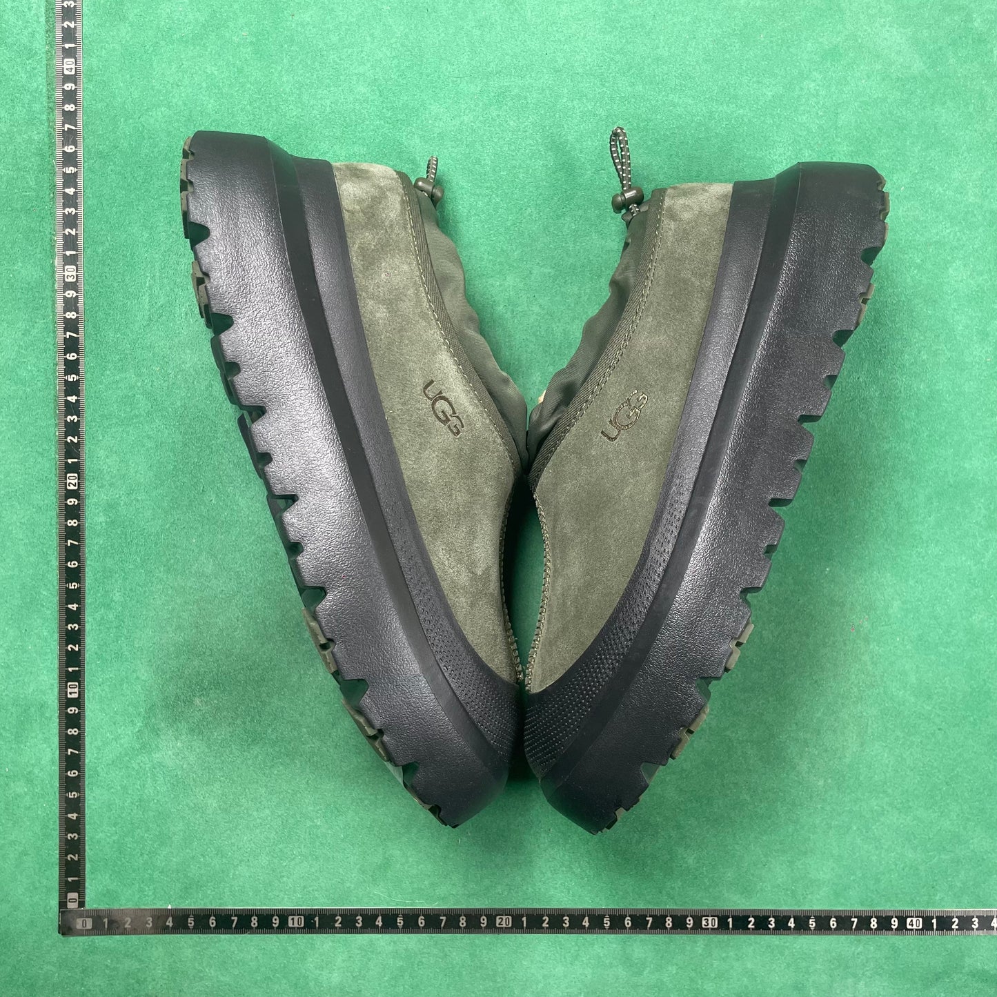UGG