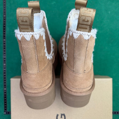 UGG