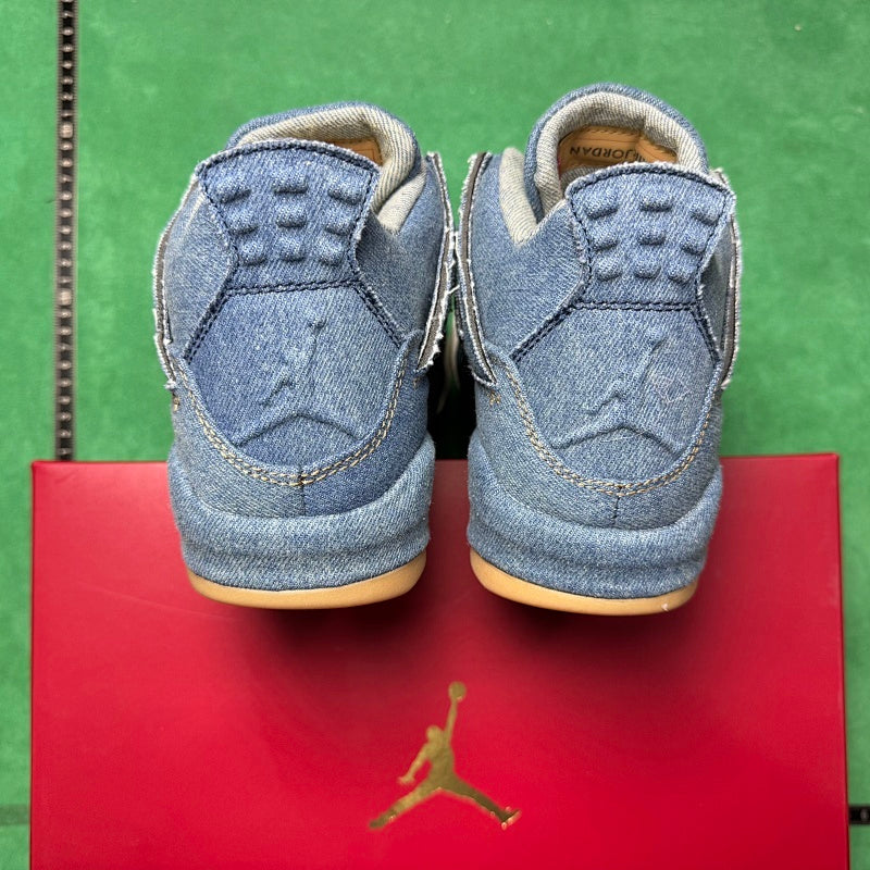 Air Jordan 4 Retro