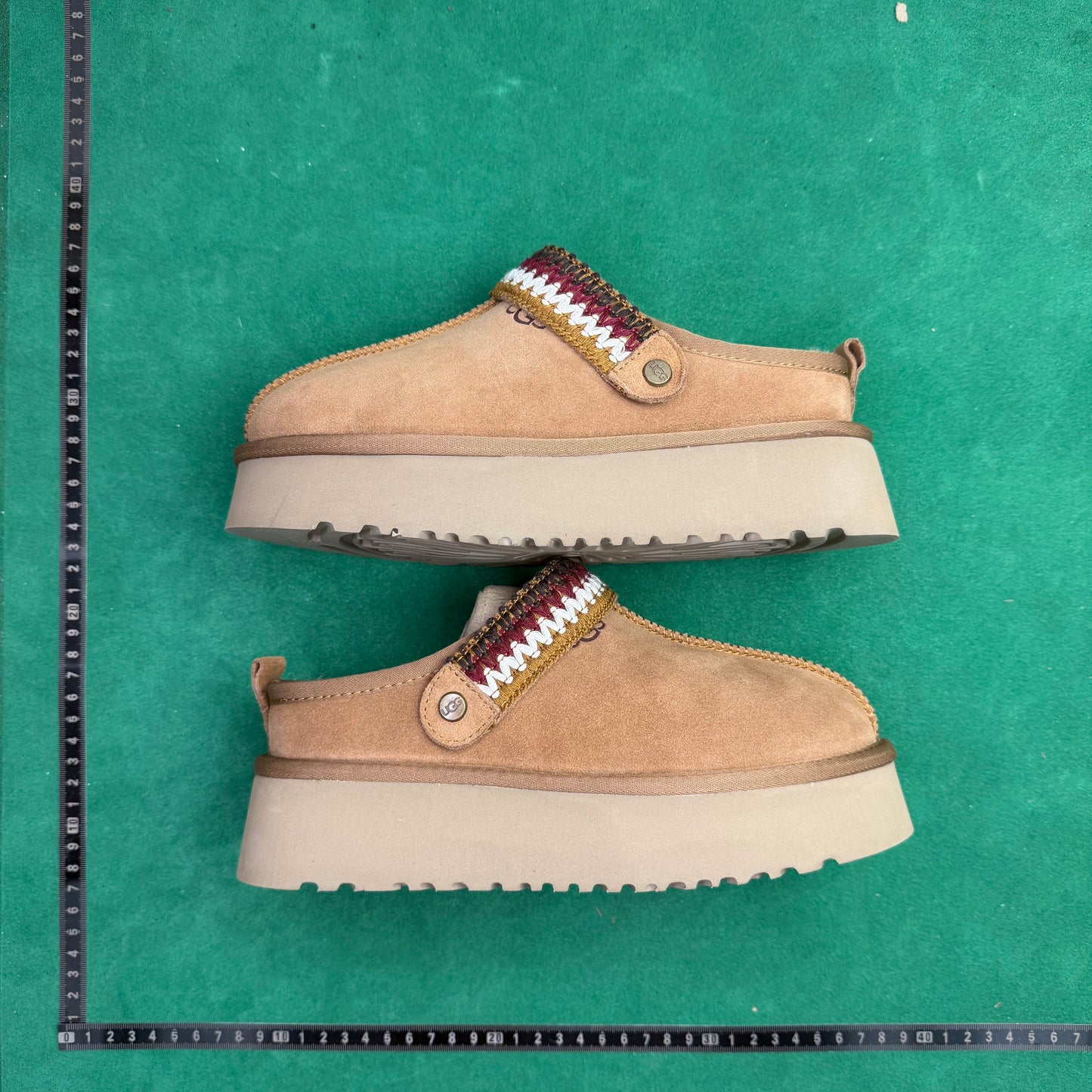 UGG
