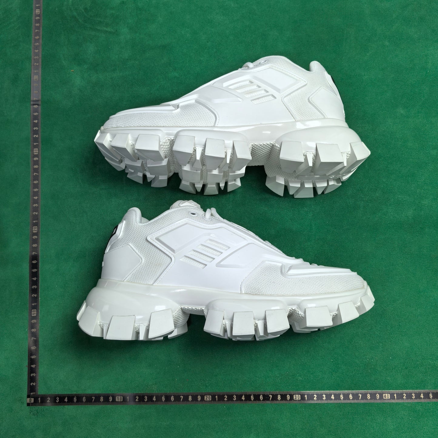 Prada - Cloudburst Thunder
