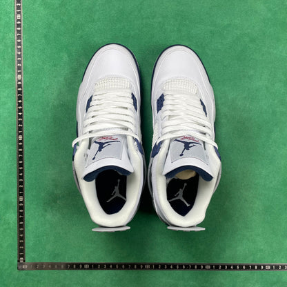 Air Jordan 4 Retro