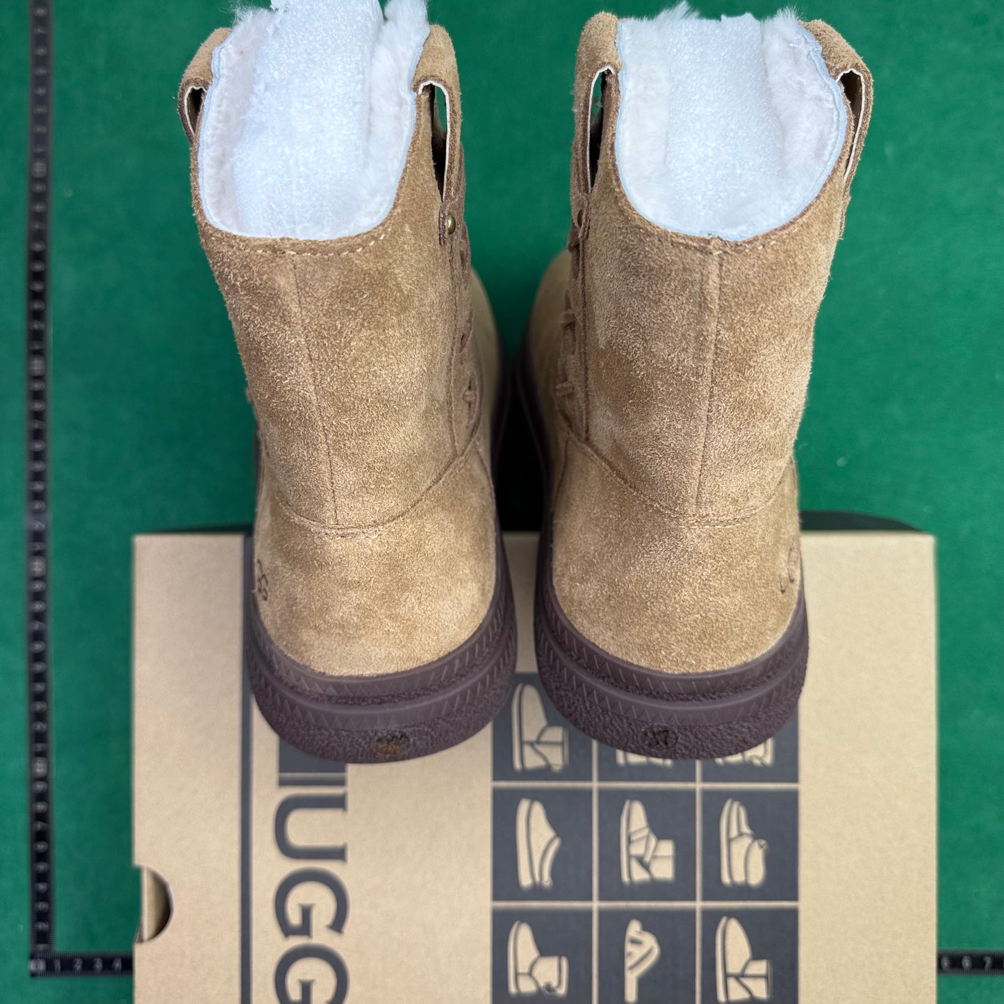 UGG