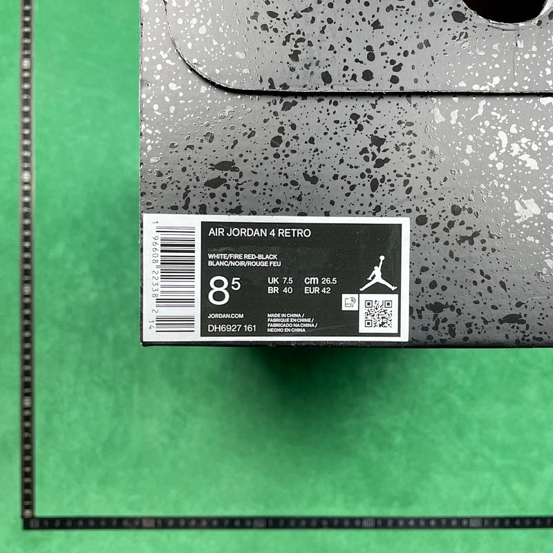 Air Jordan 4 Retro