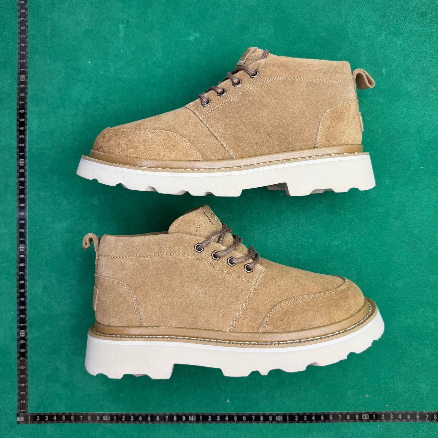 UGG