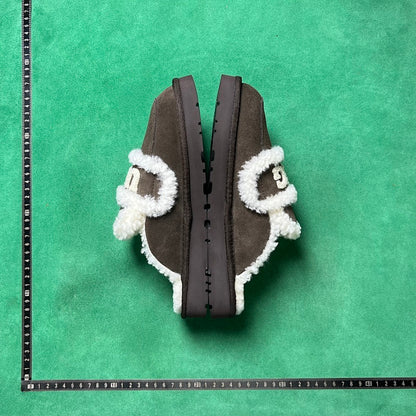 UGG
