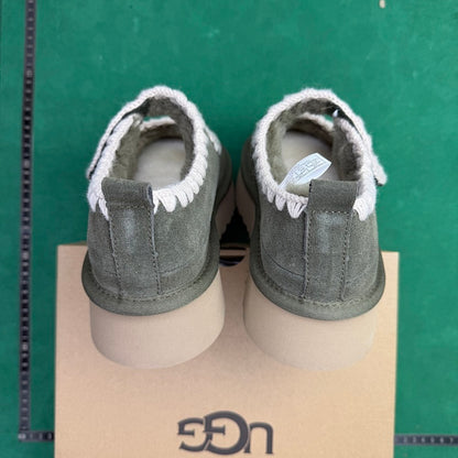 UGG