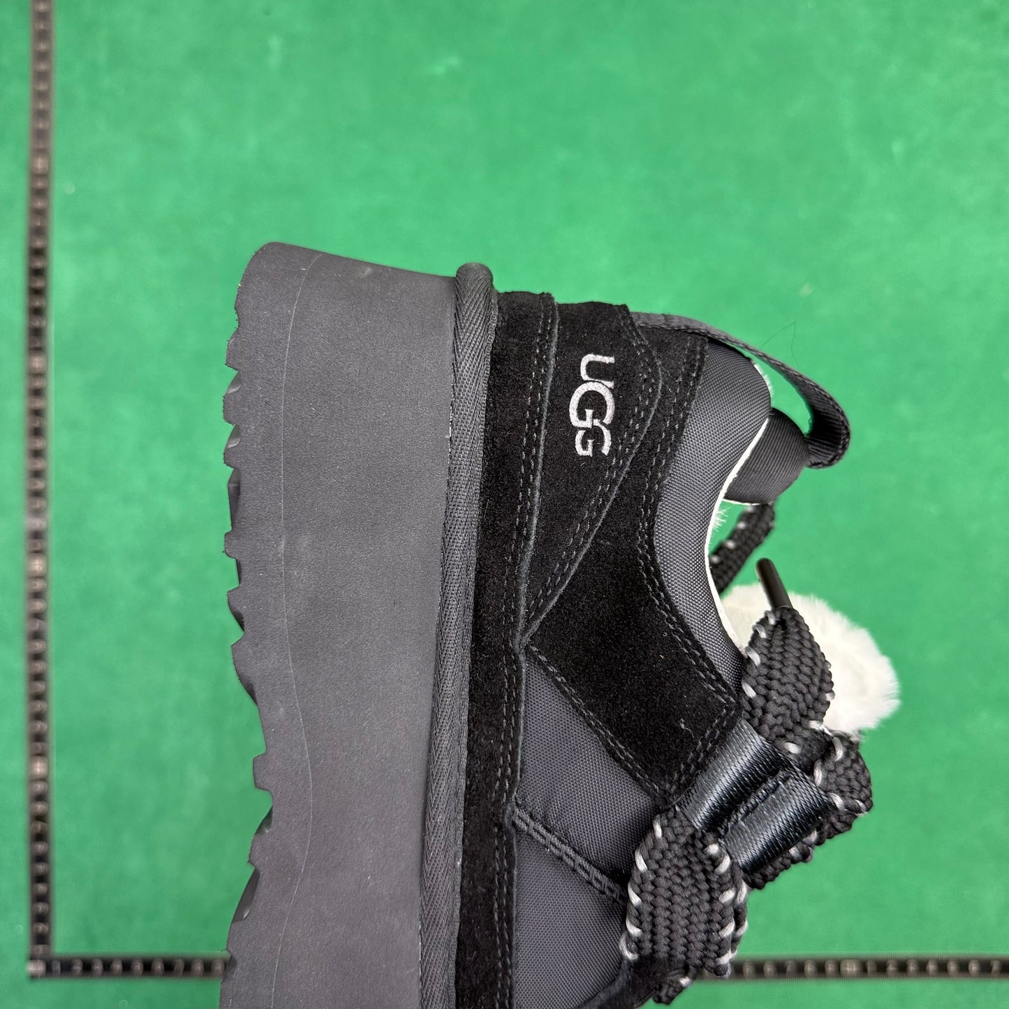 UGG