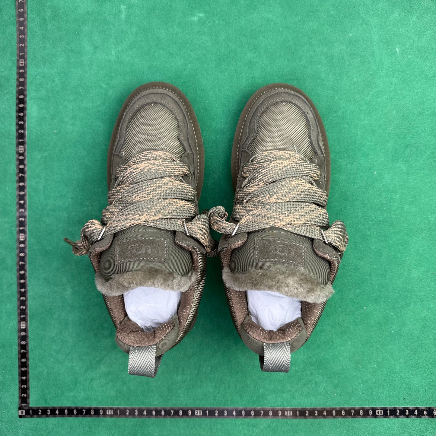 UGG