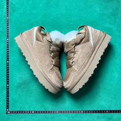 UGG