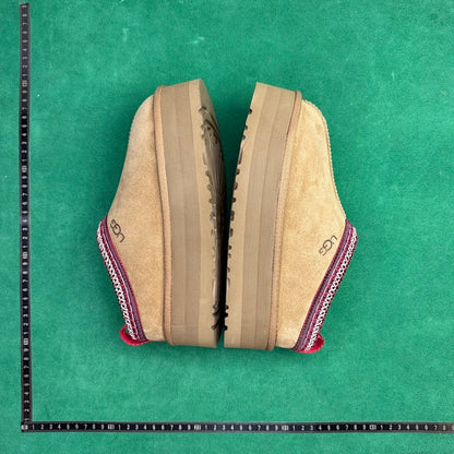 UGG