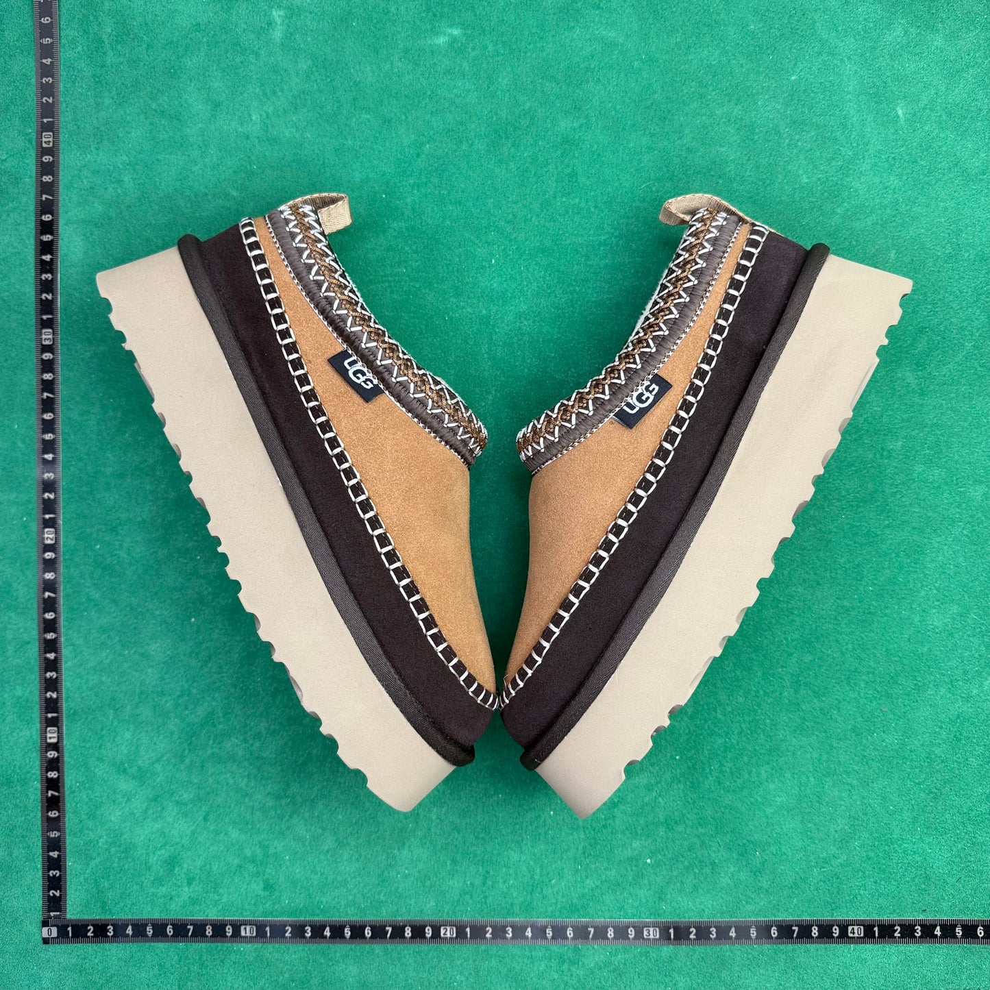 UGG