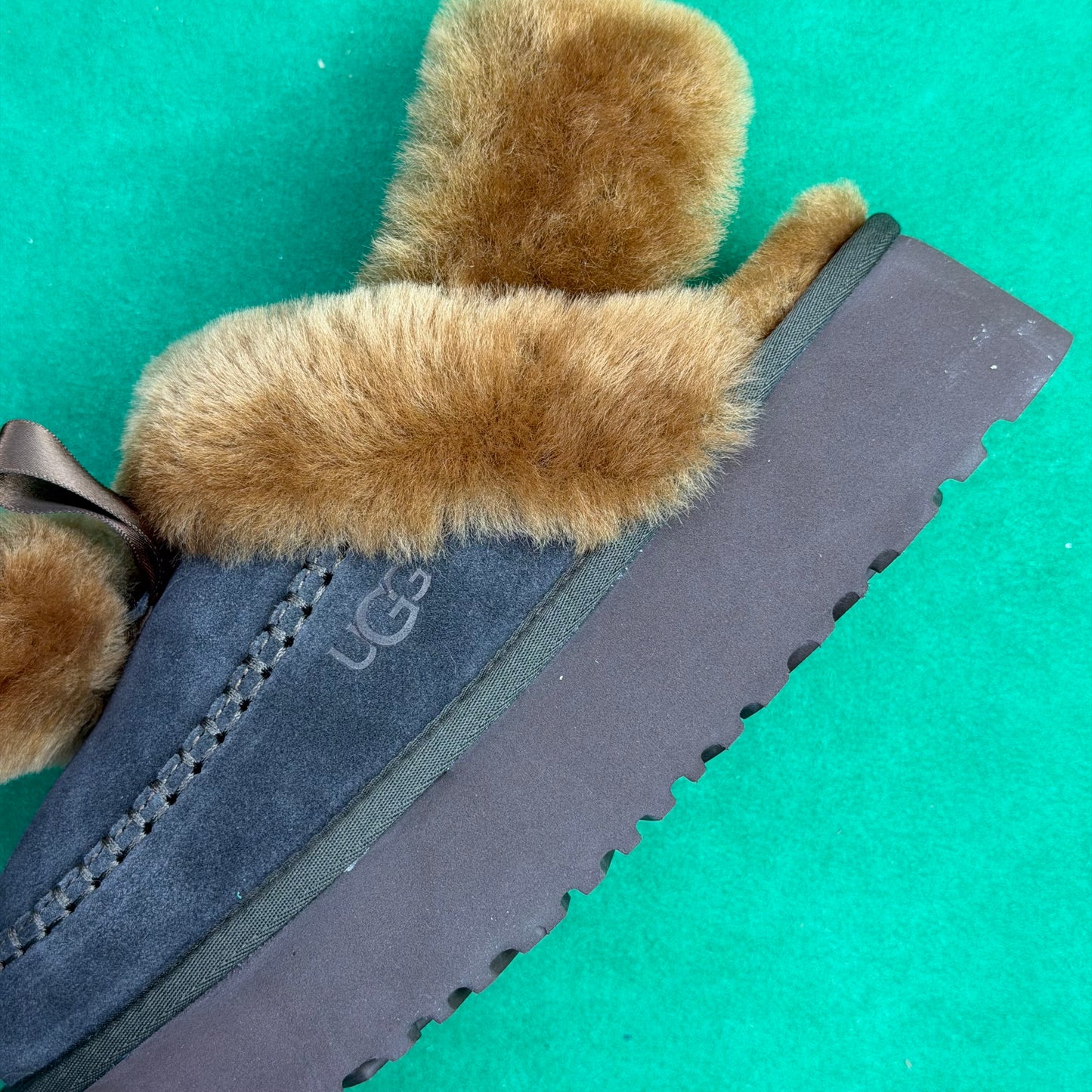 UGG