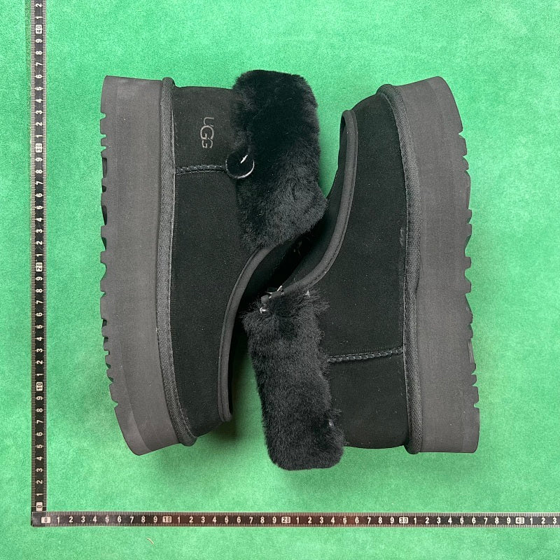 UGG