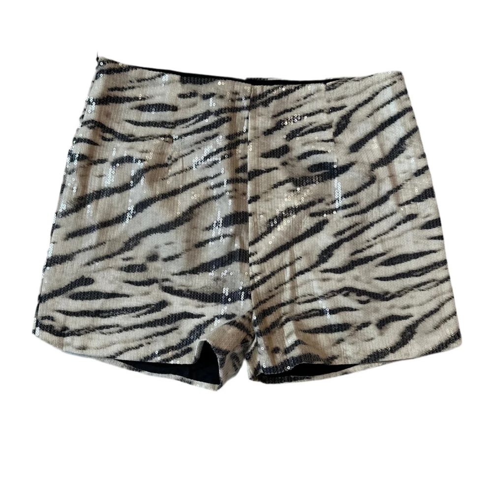 Leopard print elastic waistband shorts