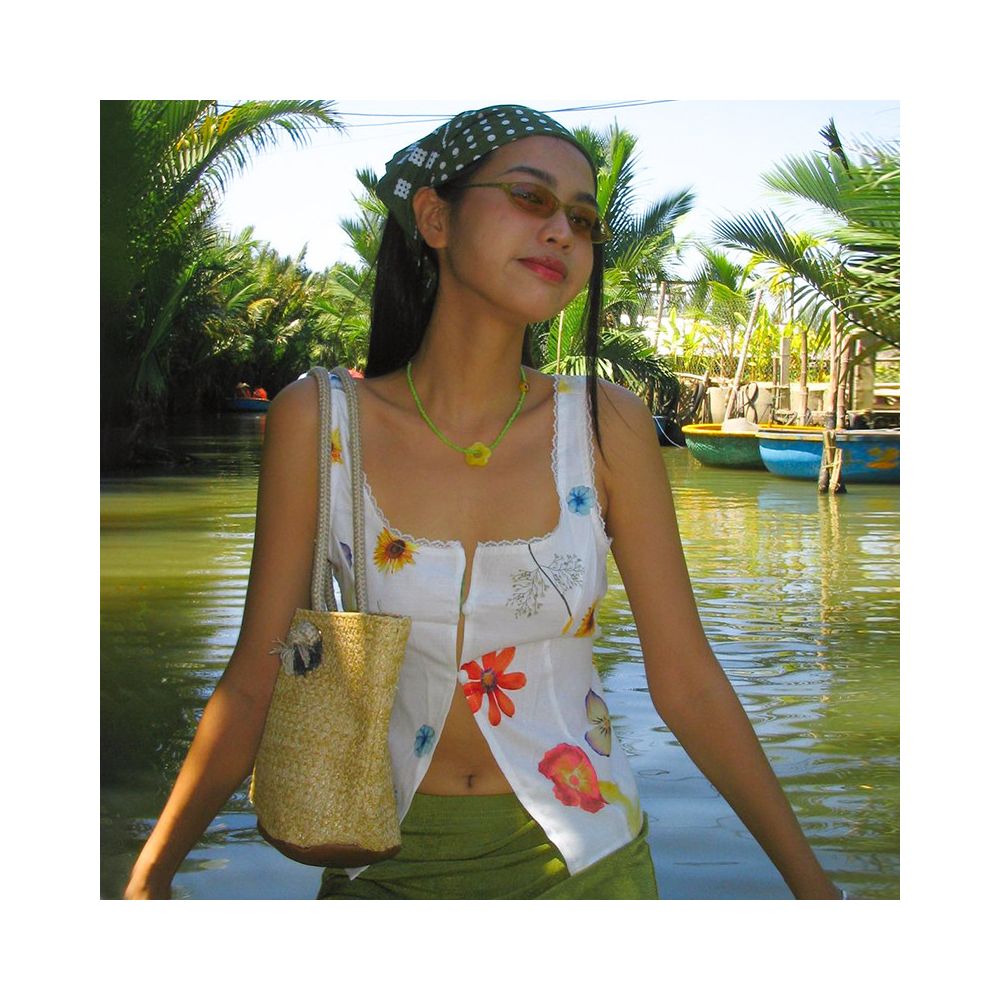 Shemoda lace patchwork personalized printed camisole vest for women with a low neckline single breasted spicy girl short top image 2