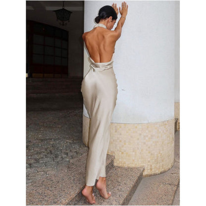 Sleeveless halter neck backless dress image 1