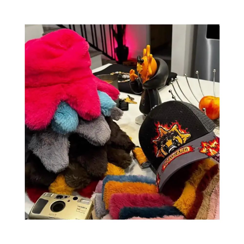 Glo Gang cartoon embroidery American street plush warm ear protection octopus casual hat hat Lei Feng hat image 4