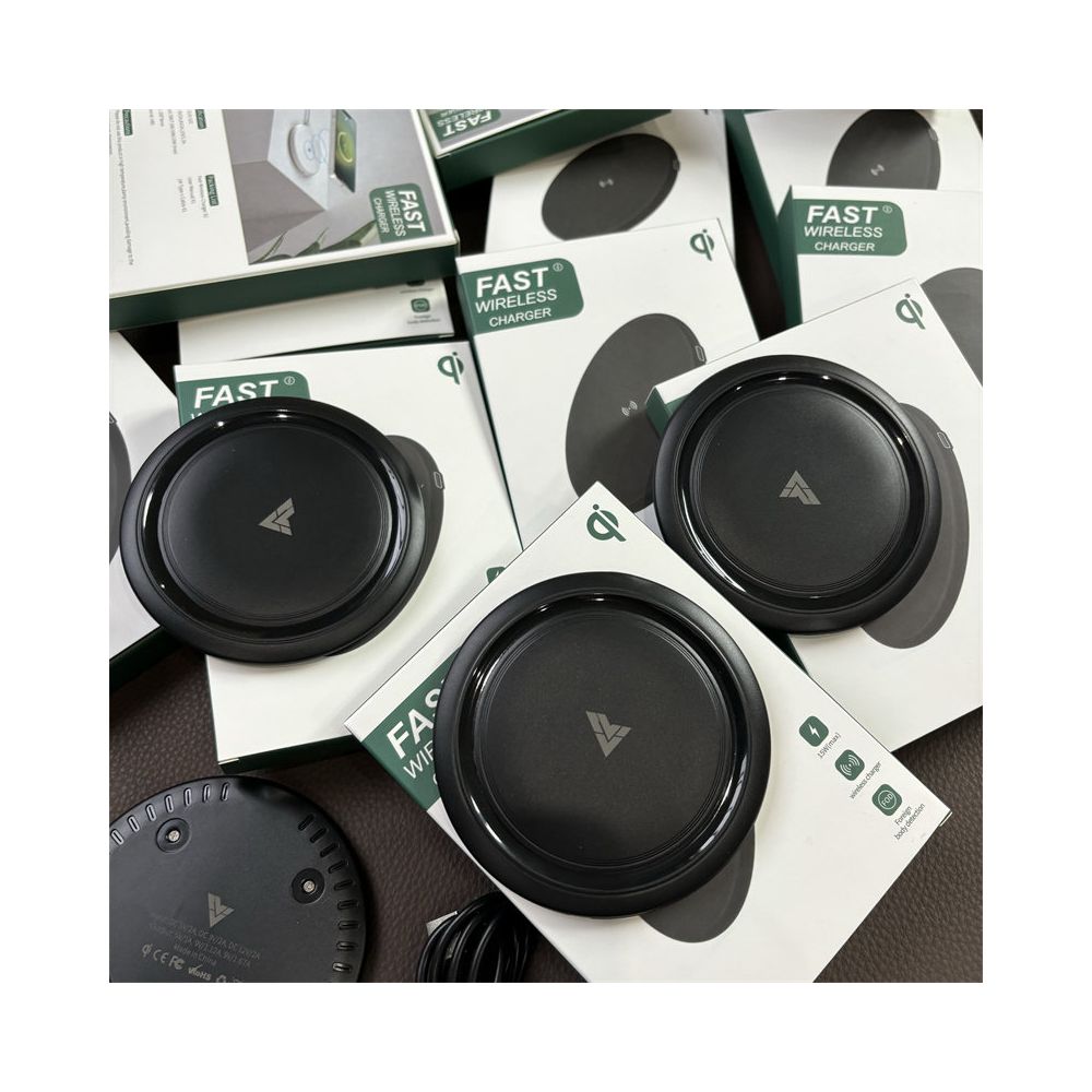 Export to Europe and America The entire trading company handles it Fast charging mobile phone universal 15W wireless charging mobile phone charger image 2