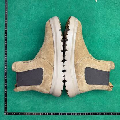 UGG