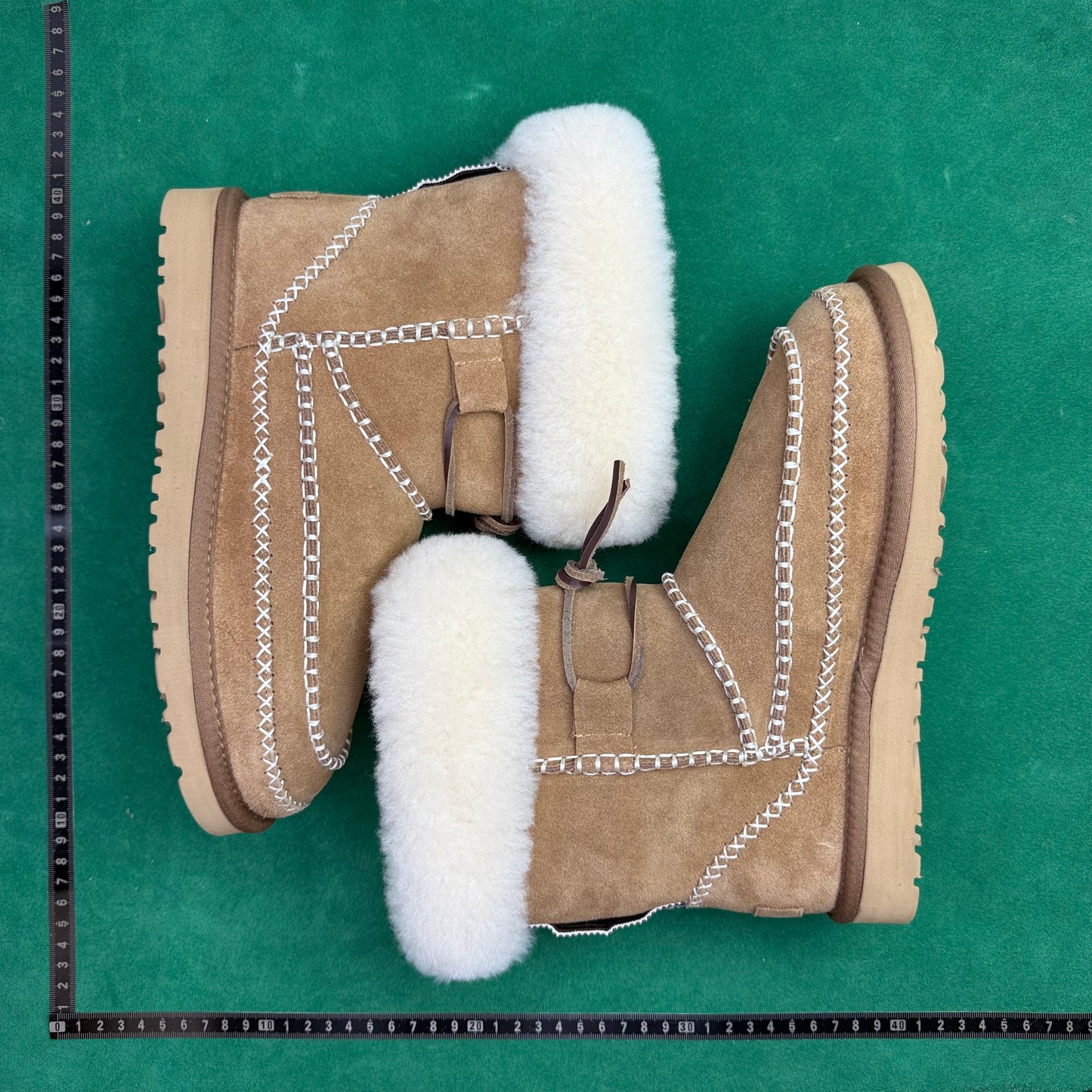 UGG