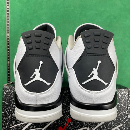 Air Jordan 4 SE