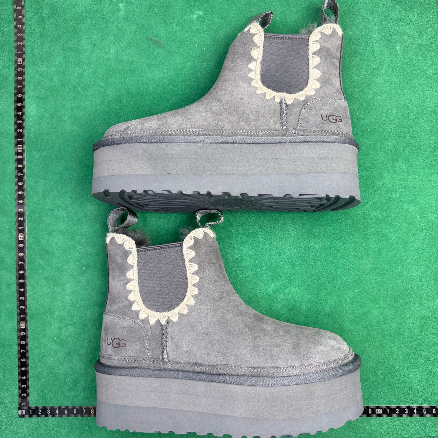 UGG