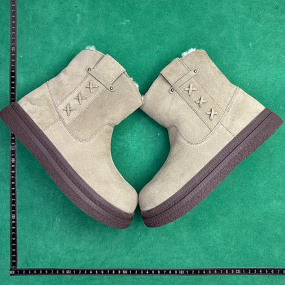 UGG