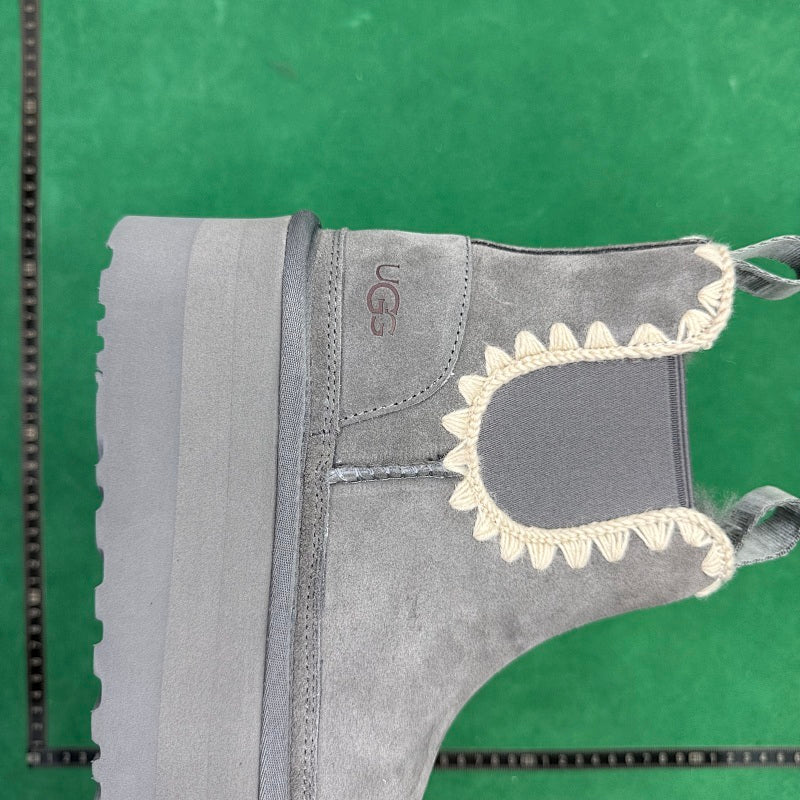 UGG