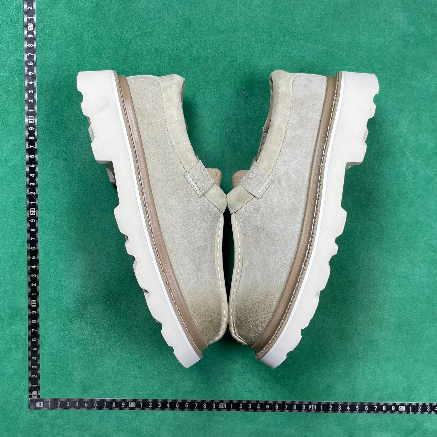UGG