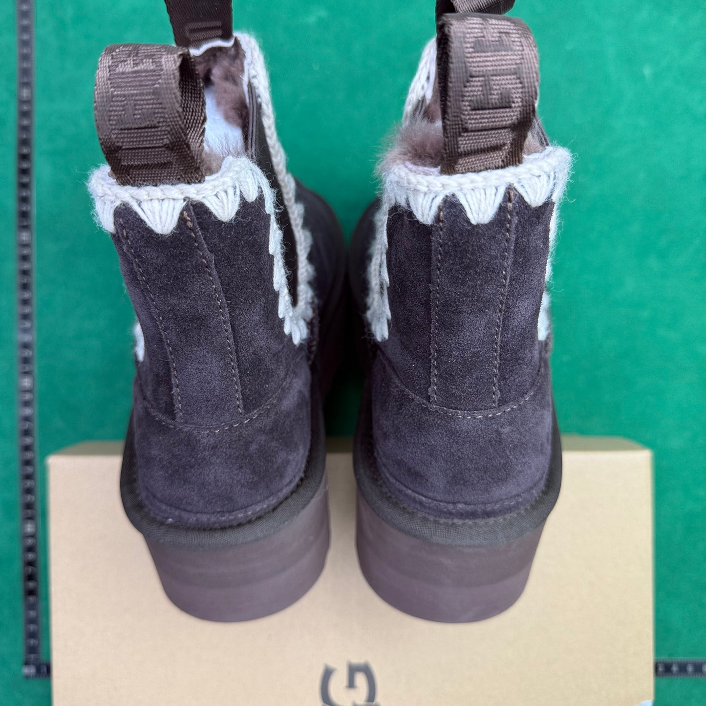 UGG
