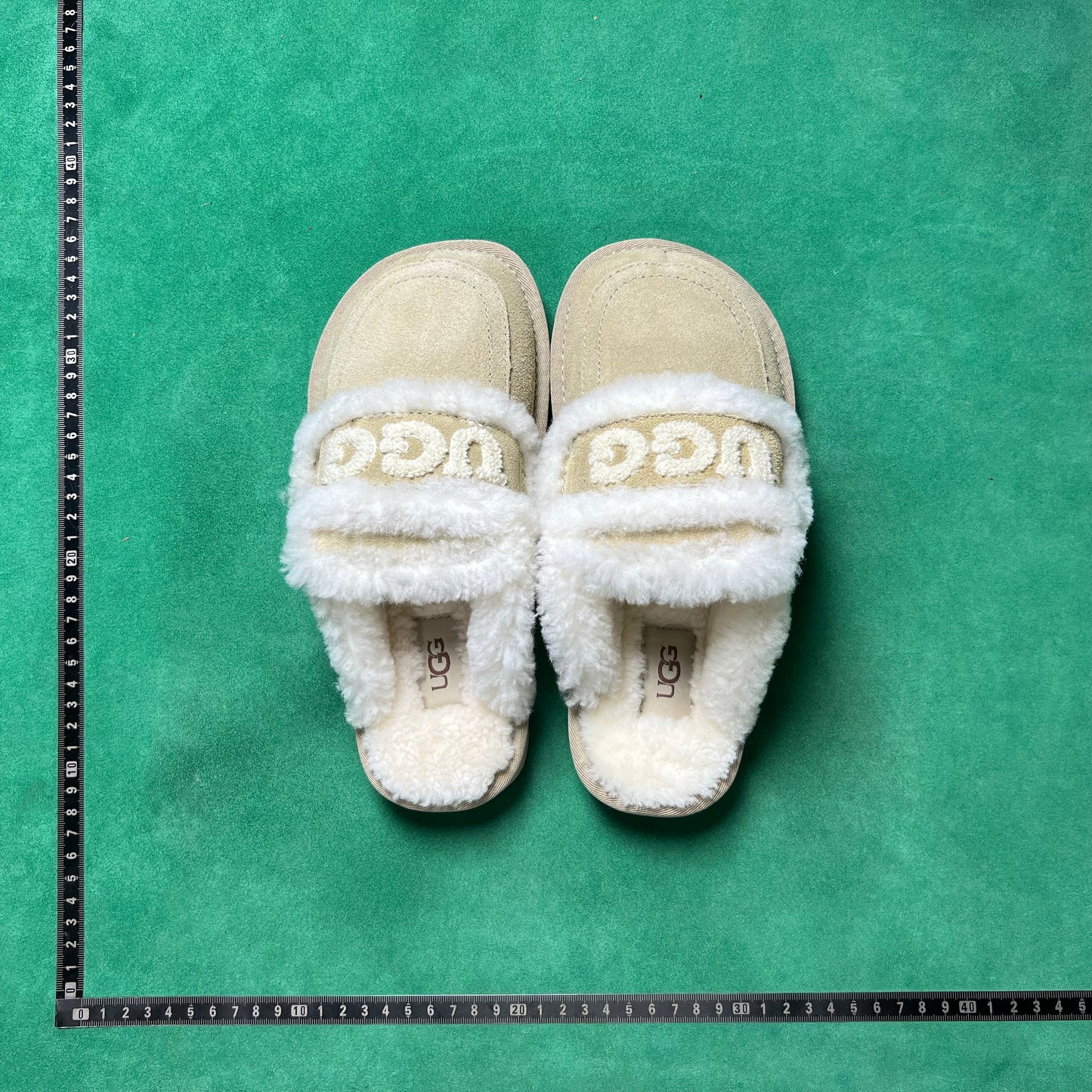 UGG