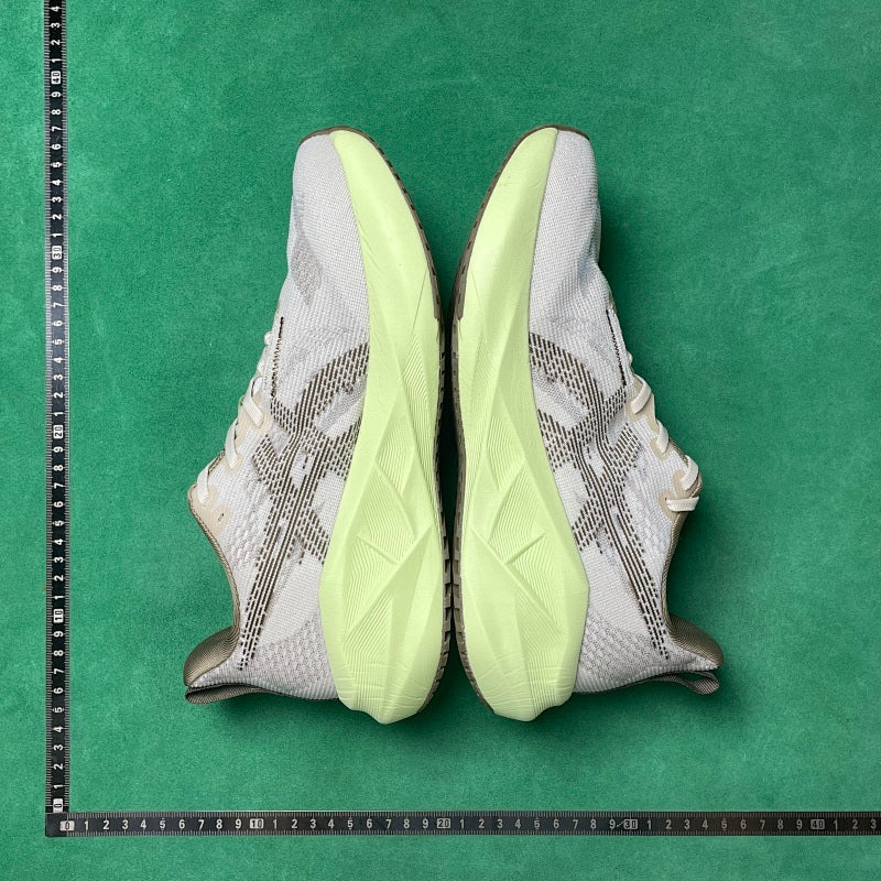 Asics Novablast 5 LE