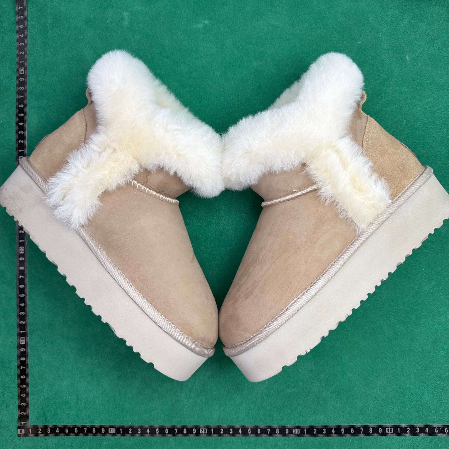 UGG